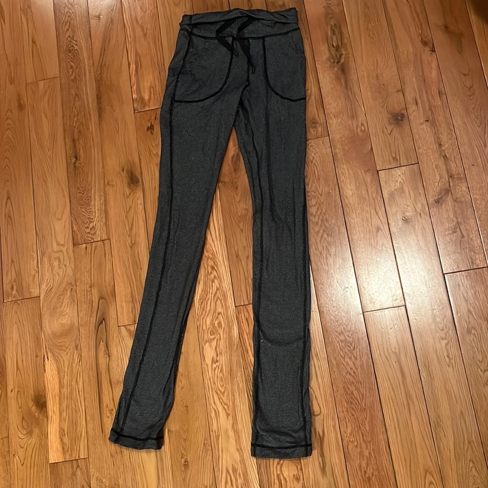Lululemon straight leggings with pockets